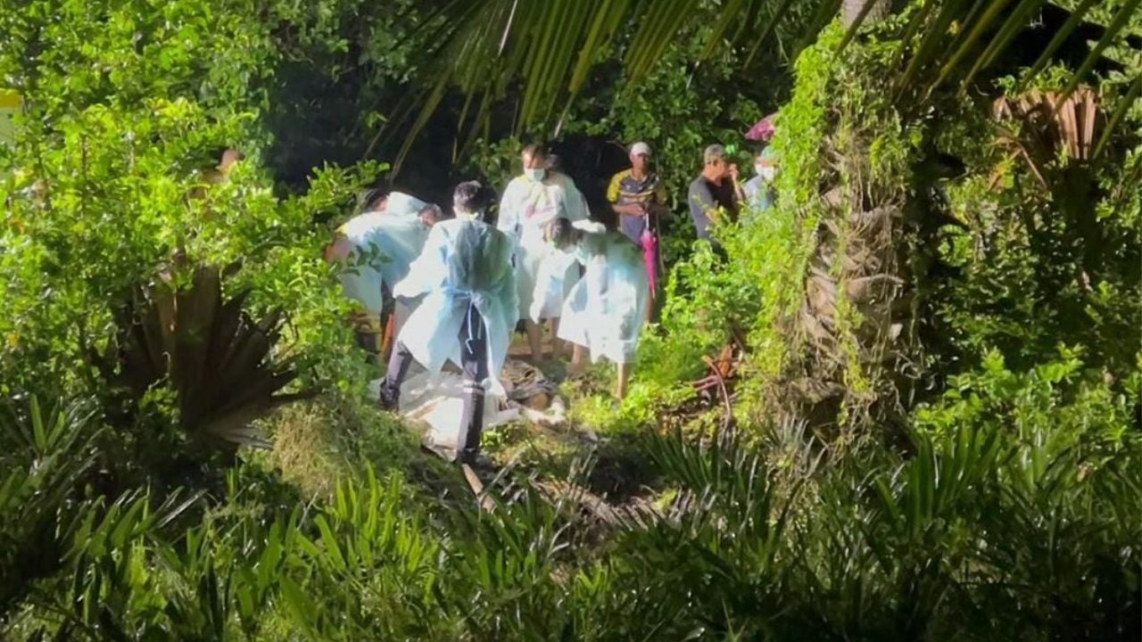 Мужчина с закованными руками и связанными ногами найден мертвым в Накхонситхаммарате